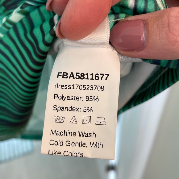 🌴Palm leaf knee length dress☀️ - Picture 3 of 4